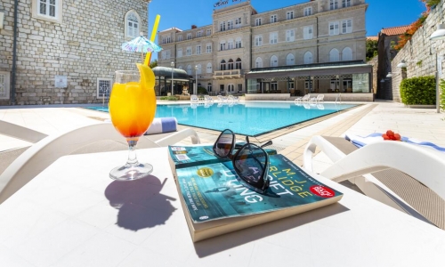 Hotel Lapad, karpaten.ro