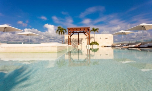 The Palm At Playa, karpaten.ro, 2