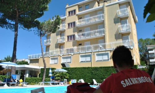 Hotel Bahama, karpaten.ro, 2