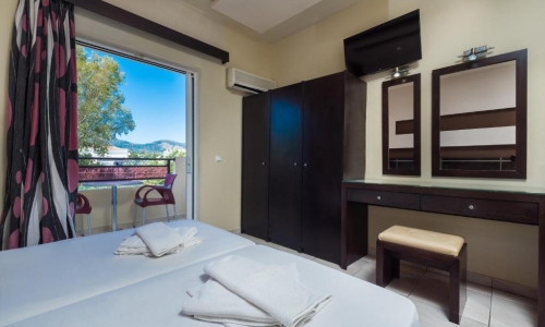 Canadian Hotel, karpaten.ro, 2