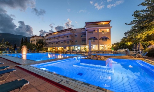 Koukounaria Hotel and Suites, karpaten.ro
