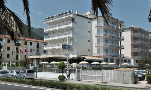 Hotel Pietra di Luna, karpaten.ro