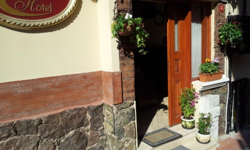 Berce Hotel Istanbul, karpaten.ro, 2
