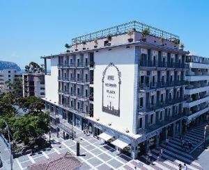 Hotel Reveron Plaza, karpaten.ro