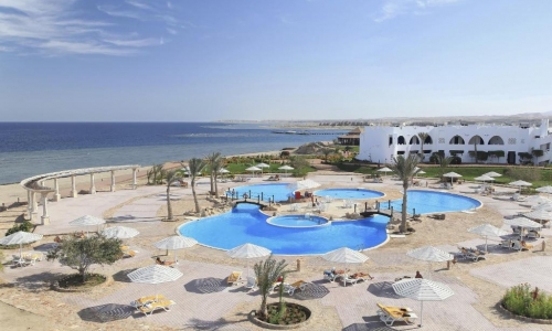 The Three Corners Equinox Beach Resort, karpaten.ro