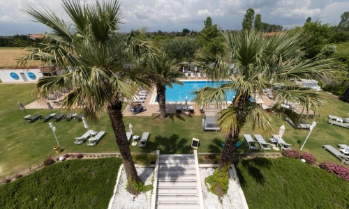Mythic Summer Hotel, karpaten.ro