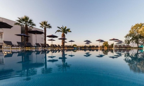 Mythic Summer Hotel, karpaten.ro, 2