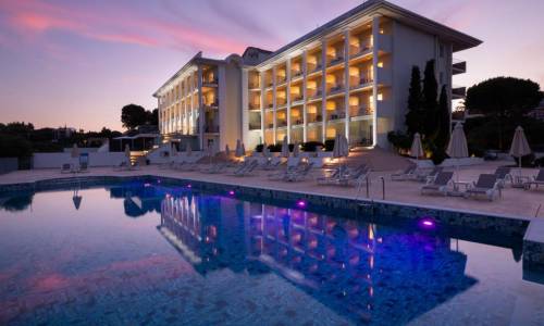 Avalon Palace Hotel, karpaten.ro