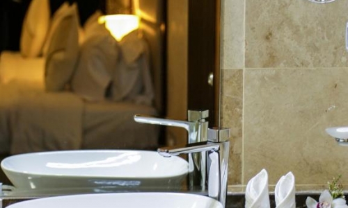 The Town Hotel Doha, karpaten.ro, 2