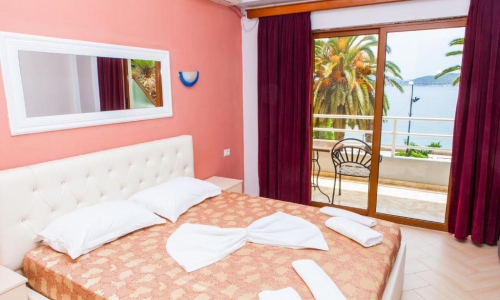 Hotel Pini, karpaten.ro, 2