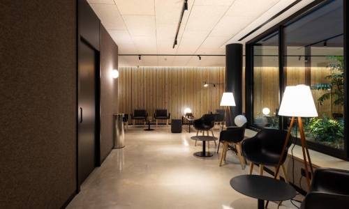 Hotel Raval House, karpaten.ro