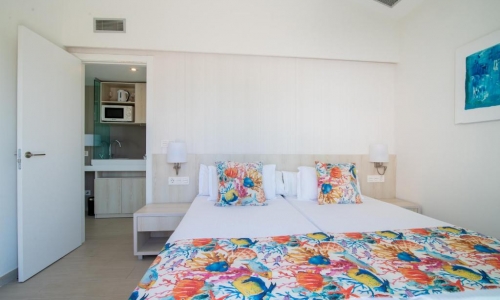 Hotel LIVVO Dunagolf Suites, karpaten.ro, 2