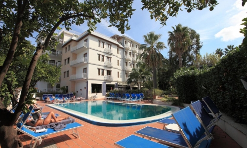 Hotel Caravel, karpaten.ro