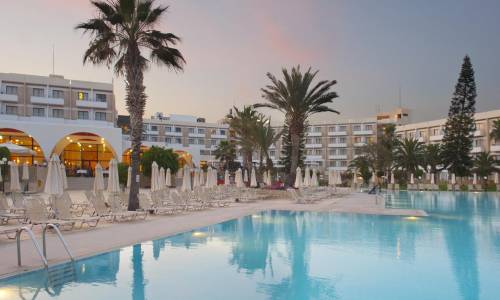 Hotel Louis Phaethon Beach, karpaten.ro