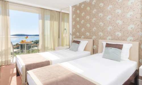 Amfora Hvar Grand Beach Resort, karpaten.ro, 2